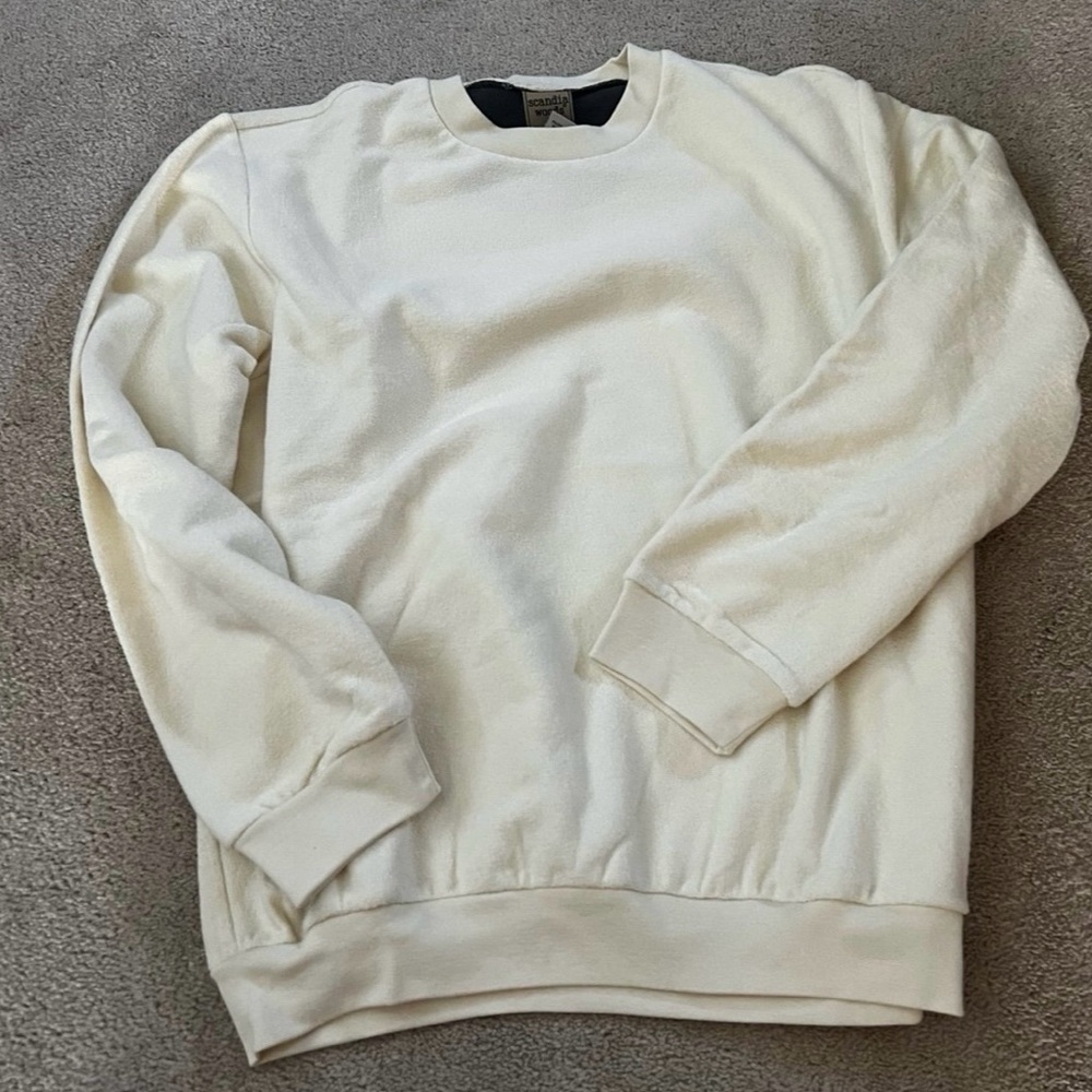 Sweatshirt size large very soft and furry new no tag